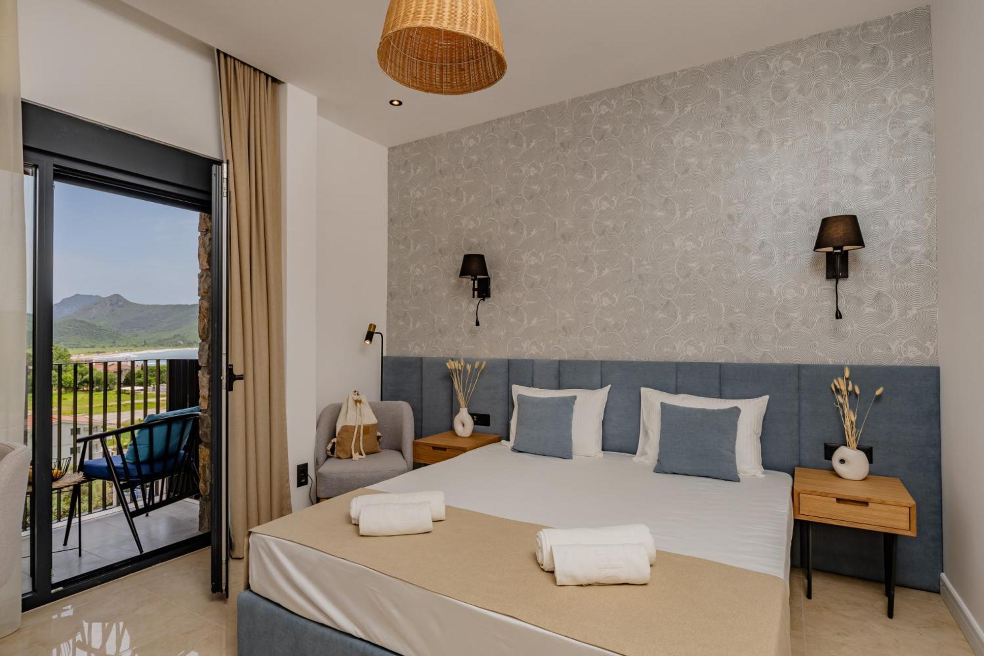Hotel Aquilo Петровац Экстерьер фото