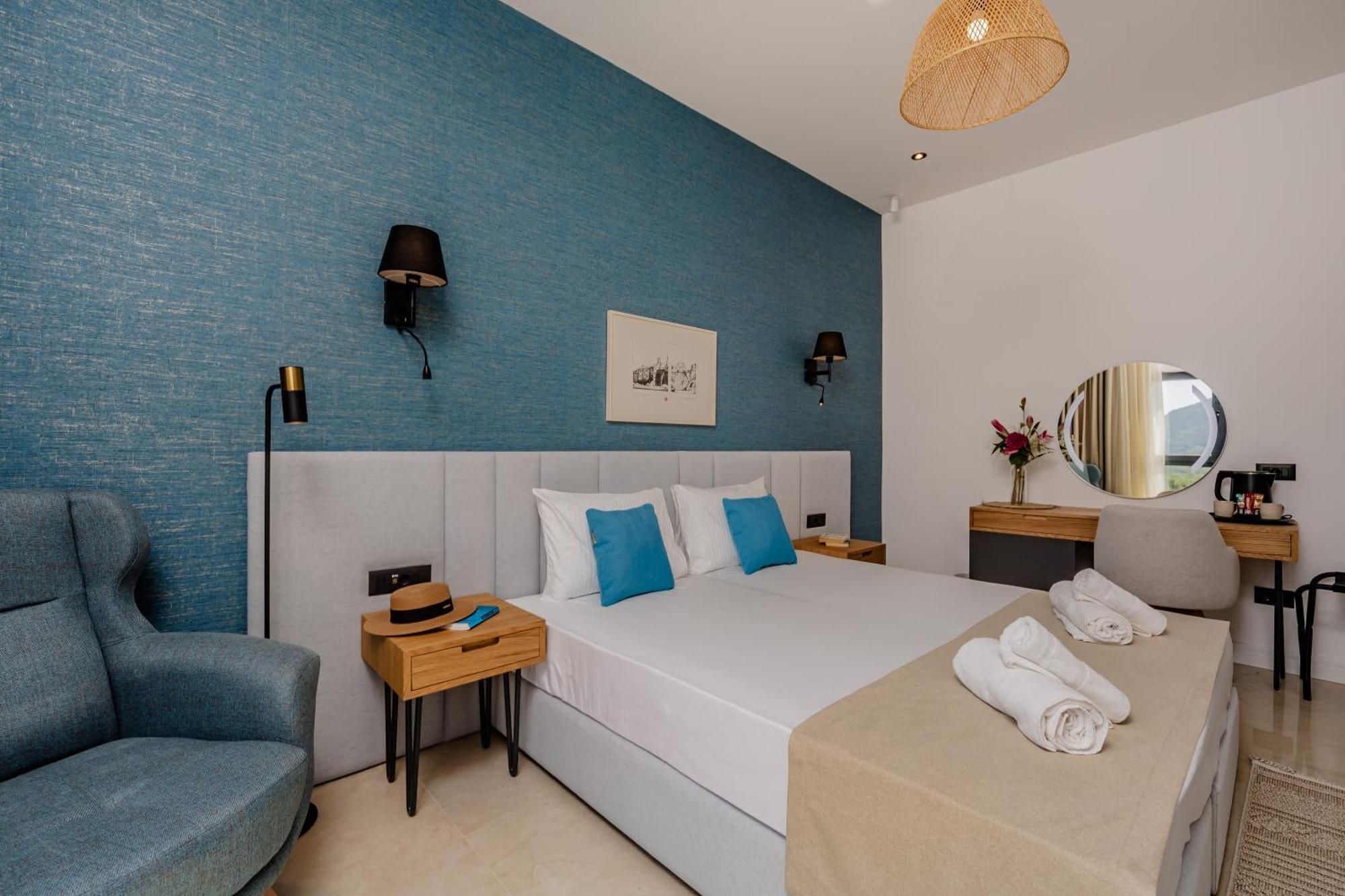 Hotel Aquilo Петровац Экстерьер фото