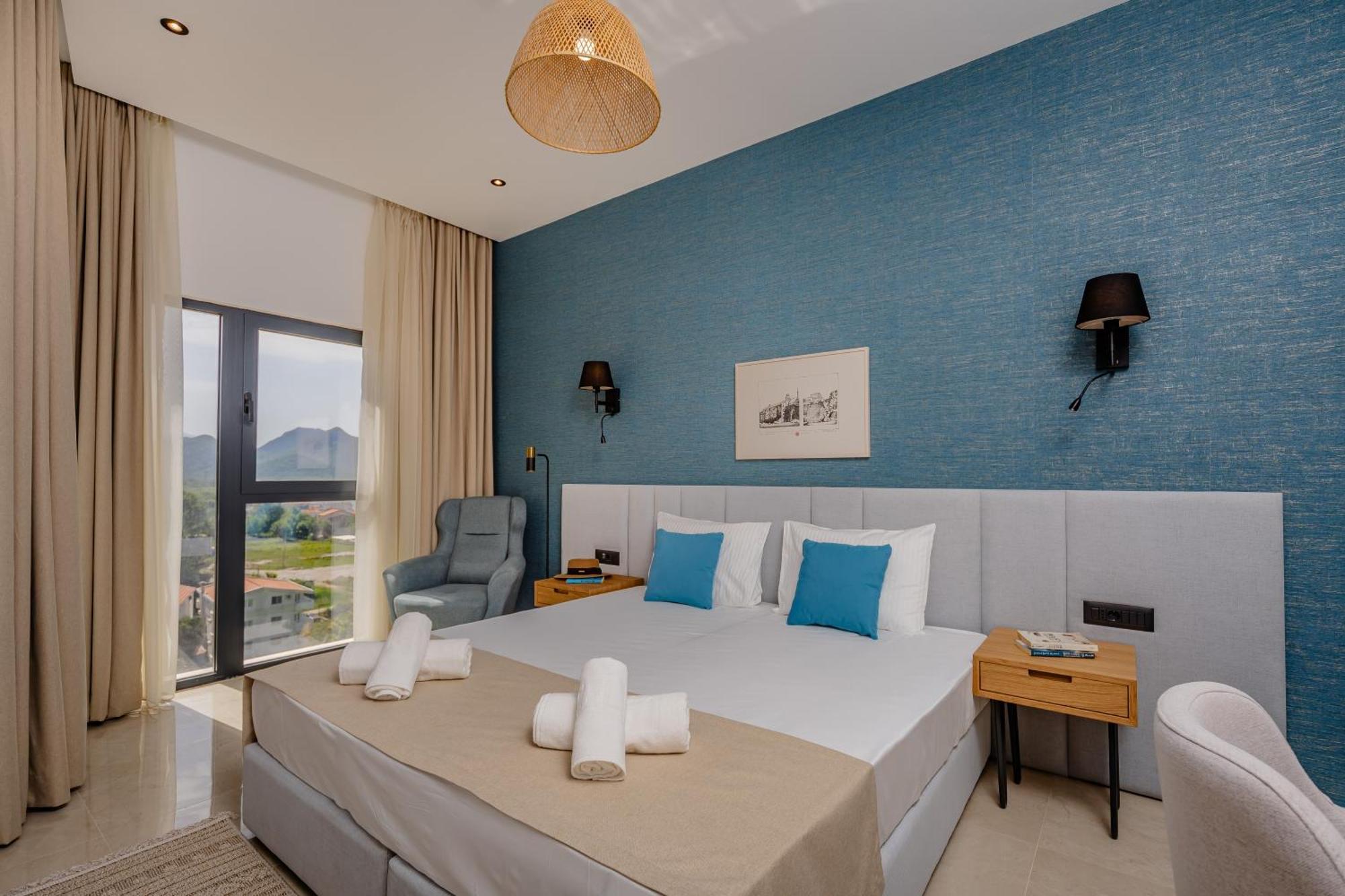 Hotel Aquilo Петровац Экстерьер фото