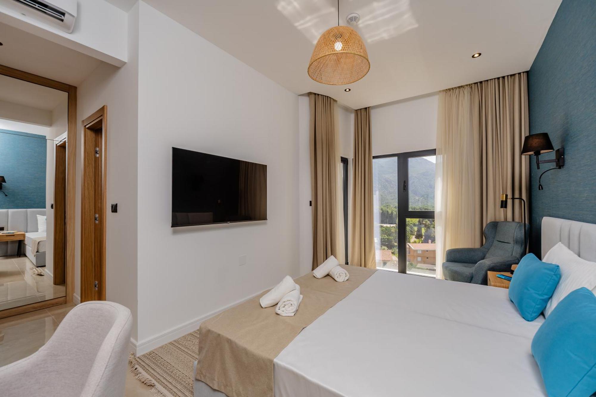 Hotel Aquilo Петровац Экстерьер фото